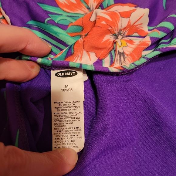 Old Navy size M tropical floral swimsuit, great condition - Picture 4 of 4